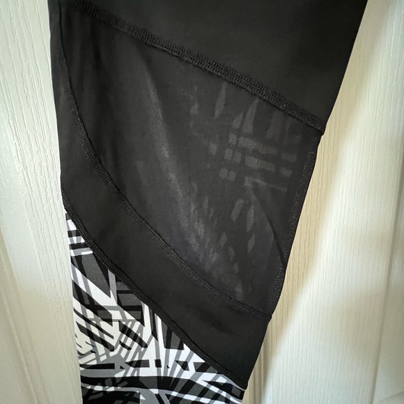 Calvin Klein Performance High Waist Slimming Compression Black/White Leggings M - Picture 8 of 9